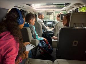 تقدم لكم فورد خمس نصائح للقيادة الآمنة خلال رحلتكم إلى المنزل