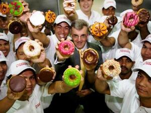 David Rodgers, General Manager, Dunkin’ Donuts Middle East with the team