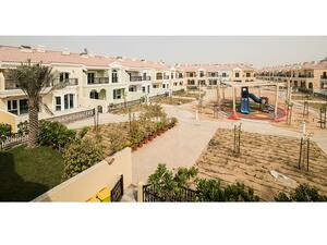 تم تجهيز المجتمع الأخضر ديب-ويست مع المناظر الطبيعية