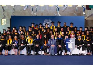 تتكون دفعة 2018 من 36 طالبة و15 طالباً يمثلون 22 جنسية.