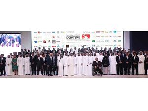 صورة جماعية للفائزين