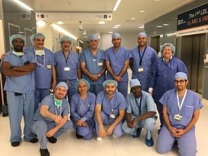 فريق زراعة الأعضاء بمستشفى حمد العام التابع لمؤسسة حمد الطبية