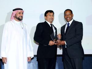 Hamdani receives Alleem Excellence Award