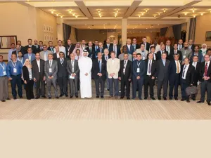 لقطة جماعية للمشاركين في المؤتمر