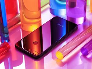 Honor 9 Lite features a dual-lens 13MP+2MP camera on both the front and rear.