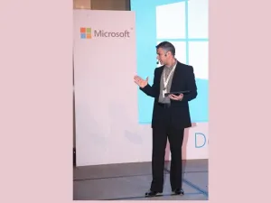 خلال الحدث