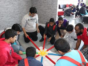 قام المشاركون بعدة أنشطة تحت قيادة مدربين مختصين