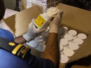 تقوم جمارك دبي بجهود كبيرة من أجل حماية المجتمع ومحاربة تهريب المخدرات إلى الدولة.