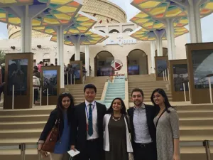 طلاب من جامعة جورجتاون قطر في مؤتمر نموذج محاكاة الأمم المتحدة في مدينة ميلانو الإيطالية