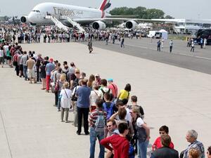 استقطبت طائرة الإمارات الإيرباص A380 في معرض برلين الدولي للطيران 2014 اعداداً كبيرة من الزوار اصطفوا في طوابير طويلة
