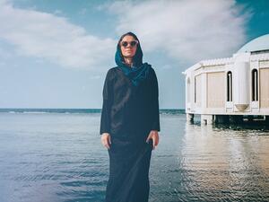 ترسي ’كاديلاك‘ منصّة بارزة يتم من خلالها مشاركة لقطات تركّز على حياة النساء في السعودية.