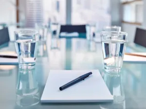 طاولة إجتماعات