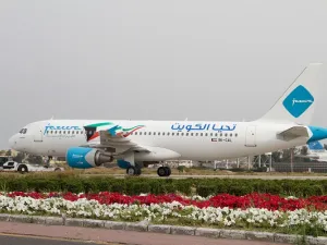 شركة طيران الجزيرة تحلق بعلم الكويت فوق السحاب