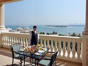 فندق كمبينسكي بالم جميرا ريزيدنس يطلق تجربة الشاي بعد الظهر 