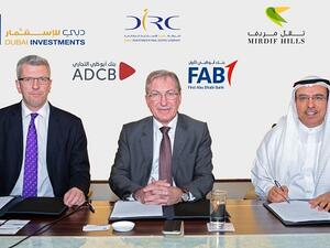 خالد بن كلبان، أندريه صايغ وكولين فريزر يوقعان المشروع