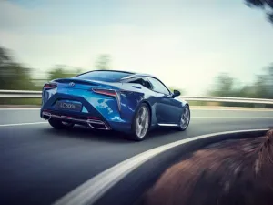 لكزس LC 500h الـهايبرِد