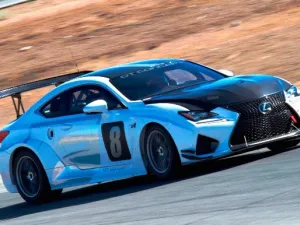مركبة لكزس RC F GT