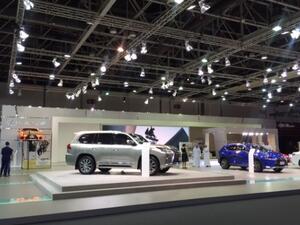 جناح لكزس في معرض دبي الدولي للسيارات