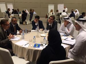 رواد التعليم المحليون يشاركون في ورشة عمل "المقهى العالمي" التي تساعد في تصميم مؤتمر وايز 2016