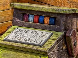 Teaching kids to save a little bit of money, no matter how small an amount, will come in handy not just to buy that fancy pair of iPods, but also later on in life. (Pixabay)