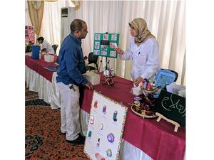 احد المشاركين في الاحتفال 