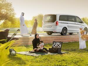 تتوفر سيارة مرسيدس- بنز الفئة-V الجديدة بثلاثة تجهيزات مختلفة، هي: ستاندرد، أفانت جارد، وإكسكلوزيف. 