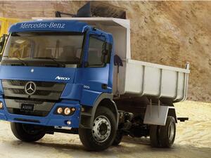 مرسيدس-بنز تضع معاييراً جديدة لقطاع شاحنات المهام الخفيفة بإطلاق أسيلو وأتيجو 