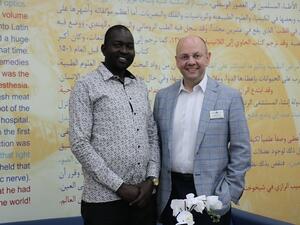 الدكتور عمار مع المريض