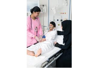 يعمل لدى مؤسسة حمد الطبية حالياً ما يزيد عن 9000 من كوادر التمريض والقبالة من مختلف التخصصات.