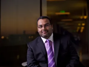 السيد منير وانعيمي، المحاضر المساعد بالجامعة