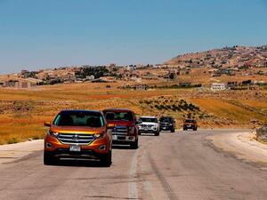 فورد تكرّر المسيرة التاريخية نحو العقبة على متن كامل مجموعتها العالمية من الشاحنات وسيارات SUV  