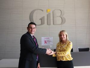 Nader Shaheen, GIB VP Corporate Communications and Julie Sprakel Think Pink Bahrain
