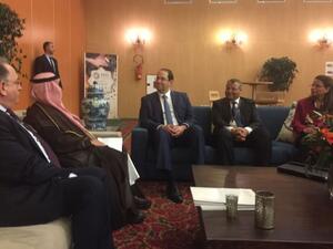 جانب من الاجتماع الذي جمع بين معالي الدكتور عبدالرحمن الحميدي المدير العام ورئيس مجلس إدارة صندوق النقد العربي، ودولة رئيس وزراء الجمهورية التونسية يوسف الشاهد