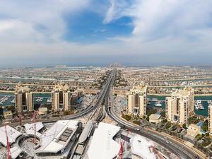 The Palm Tower’s star attraction is its rooftop dining and leisure complex from where residents and the public can marvel at awe-inspiring, panoramic views across Palm Jumeirah.