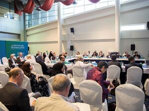 المشاركون يستمعون للمحاضرات التي ألقاها أعضاء منظمة الصحة العالمية - إقليم شرق المتوسط، وذلك خلال منتدى ويش 2016 حول مرض الخرف. 