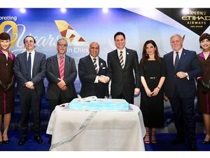 خلال الاحتفال بمرور عشر سنوات من النجاح على انطلاق رحلات الشركة إلى الصين. 