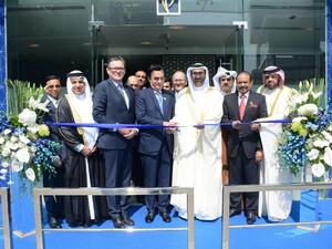 خلال إفتتاح أول فرع  لبنك الإمارات دبي الوطني في مدينة مومباي