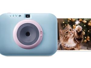 تمثل الكاميرا الجديدة بي سي 389 بوكيت فوتو سناب PC389 Pocket Photo Snap من إل جي كاميرا وطابعة فورية نقالة لتقدم أسلوبًا سهلًا لالتقاط الذكريات.