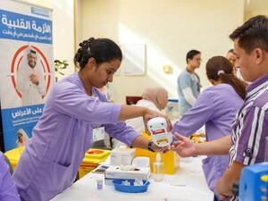 مشاركة الزوار في نشاطات الاحتفال باليوم العالمي لصحة القلب بمؤسسة حمد الطبية