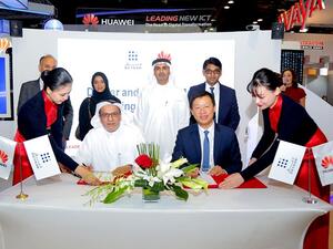 سعيد القطامي، الرئيس التنفيذي لشركة ديار للتطوير وكولين هو المدير الإداري لمجموعة أعمال هواوي انتربرايز لقطاع المشاريع والمؤسسات في الإمارات