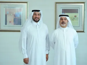 	سعيد محمد، الرئيس التنفيذي لمركز الإمارات لتموين الطائرات و	يوسف محمد علي، نائب رئيس أول المشتريات والخدمات اللوجستية لطيران الإمارات والمجموعة
