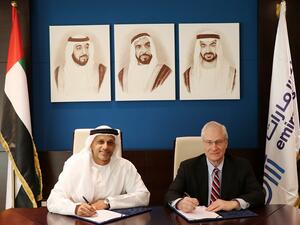 خلال حفل التوقيع