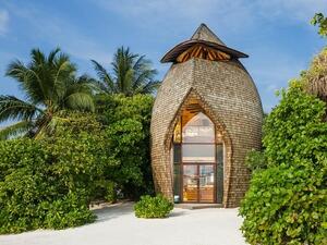 غاليريا المجوهرات القائم في منتجع سانت ريجيس المالديف فومولي.