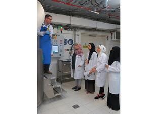 طلاب من جامعة قطر تعرفوا على البنوك الحيوية وتقنيات المختبرات الأخرى خلال برنامج الخبرات الصيفية الذي يقدمه قطر بيوبنك.