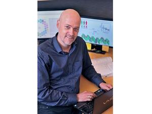 الدكتور كارستن زوري، أستاذ الفسيولوجيا والفيزياء الحيوية في وايل كورنيل للطب – قطر