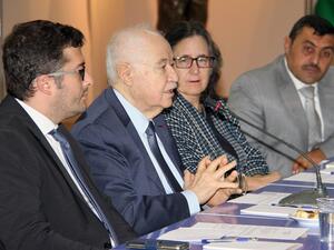 رعى سعادة الدكتور طلال أبوغزاله الحفل بحضور رئيس مكتب الثقافة في السفارة الإيطالية في الأردن، الأستاذ فيدريكو فيديتش ومدير المركز الأمريكي للأبحاث الشرقية، الأستاذ باربرا بورتر والأستاذ علي الخياط، مساعد المدير العام لقسم الآثار.