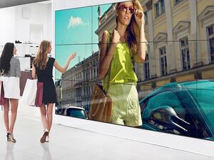 تتكون تشكيلة شاشات EQ1 من 6 نماذج من الشاشات الاحترافية بدقة 4K والتي تتراوح أحجامها بين 43 - 86 بوصة. 