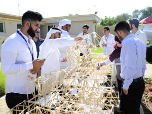 هدفت المسابقة إلى تطوير المهارات الإبداعية لطلبة المدارس وإتاحة الفرصة أمامهم لاستعراض تصاميمهم المبتكرة في إنشاء الجسور.