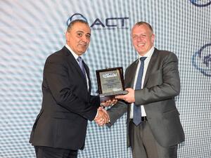 ويذكر بأن ميناء حاويات العقبة يعتبر مشروعاً مشتركاً بين شركة "إي بي إم APM" لمحطات الحاويات الدولية وشركة تطوير العقبة، وذلك بموجب اتفاقية شراكة وقعت بين الطرفين في عام 2006 وتستمر لمدة 25 عاماً.