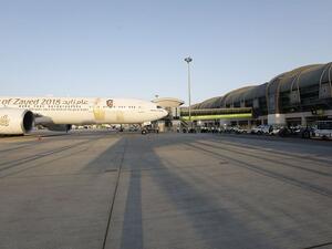 طيران الإمارات أول ناقلة دولية تستخدم مطار مسقط الجديد.